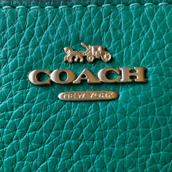 💚 COACH DOUBLE CORNER ZIP WRISTLET 💚 - Picture 10 of 16